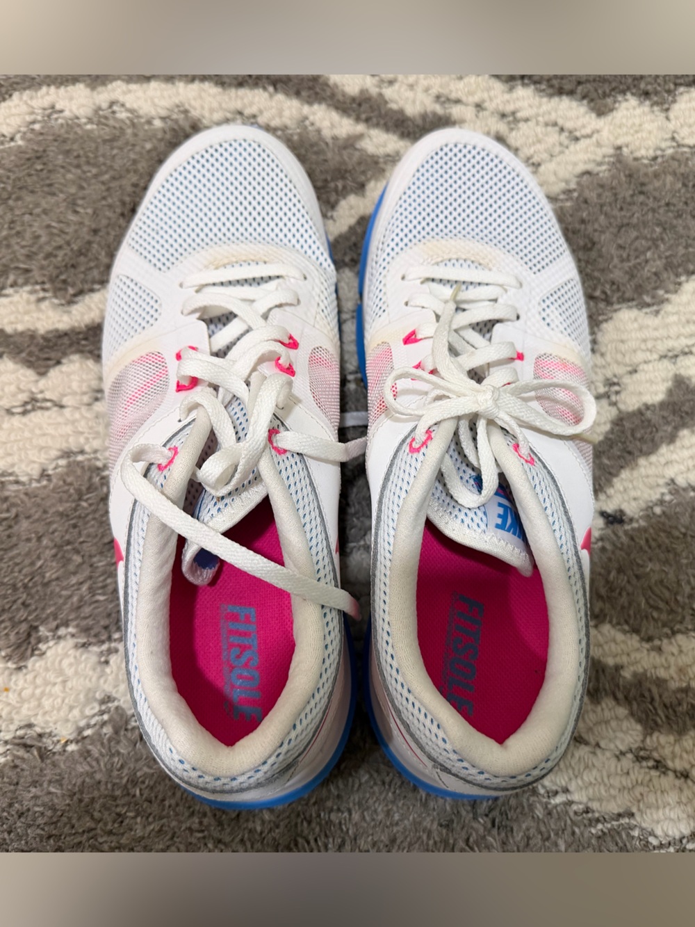 Nike Flex Run 2014 Sneakers in Women’s 9.5